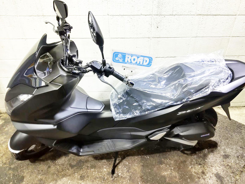 HONDAホンダ【PCX125】マッドブラック